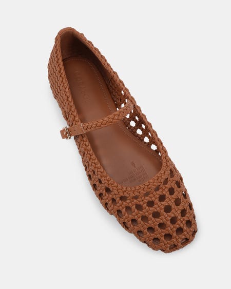 Camelia secondary image