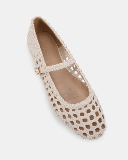 Camelia secondary image